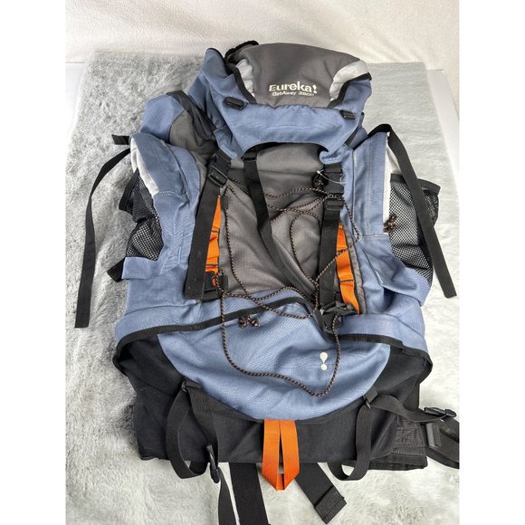 Eureka GetAway 3900 Internal Frame 28" Hiking Camping Backpack w/ Rain Cover - Picture 1 of 12